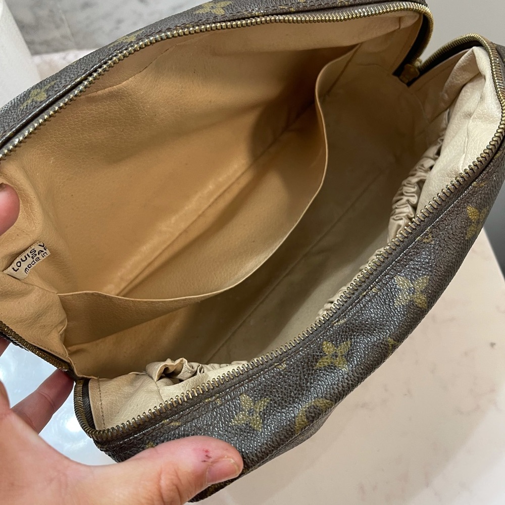AUTHENTIC LOUIS VUITTON MONOGRAM TROUSSE TOILETTE 28 - Picture 2 of 5